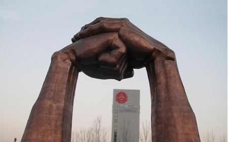 对城市文化与雕塑定位名片效应的解析——以郑州城市雕塑为例