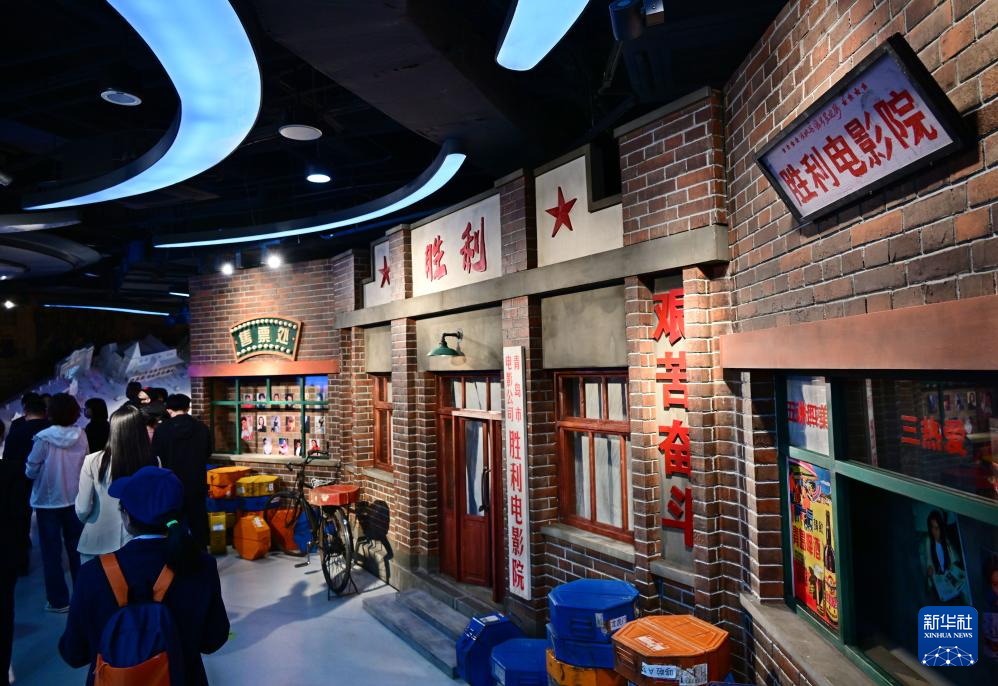 青岛与中国电影120周年电影主题展举行